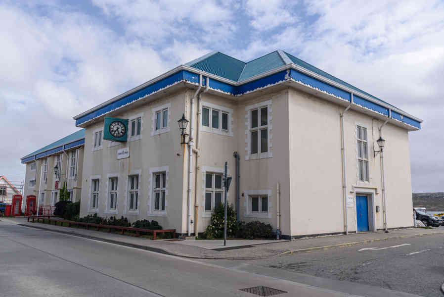 Islas Falkland o Malvinas 022 - Port Stanley - Post Office & Philatelic Bureau.jpg